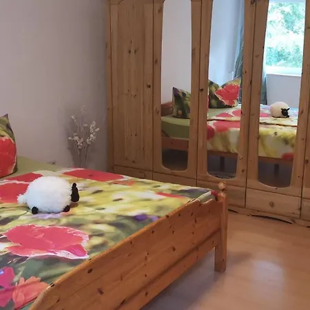 Ferienwohnung Am Freibad & Stadtwald Apartment
